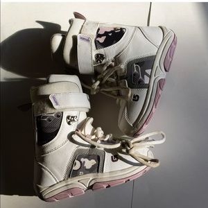 Burton Kids Freestyle US Size 3 Little Girl Snowboarding Boots White Pink Gray